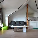 Attic With A View-σοφίτα με θέα *