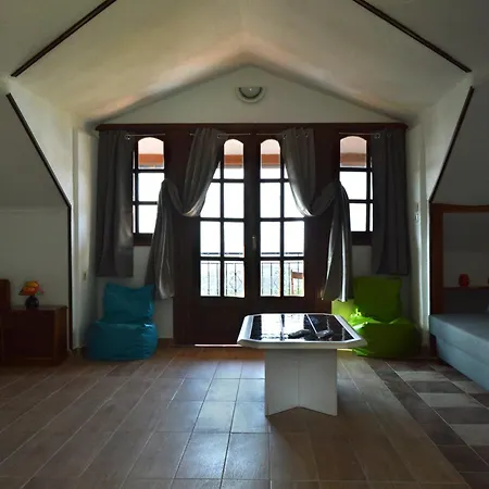 Semesterbostad Attic With A View-σοφίτα με θέα Platamonas