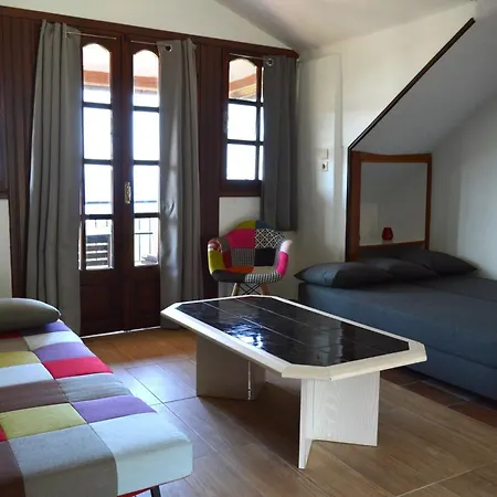 Semesterbostad Attic With A View-σοφίτα με θέα Platamonas