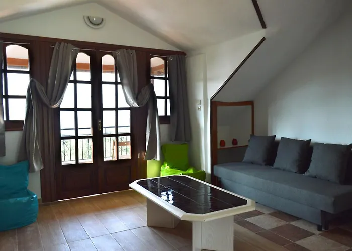 Attic With A View-σοφίτα με θέα Semesterbostad *